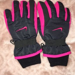 NIKE GLOVES